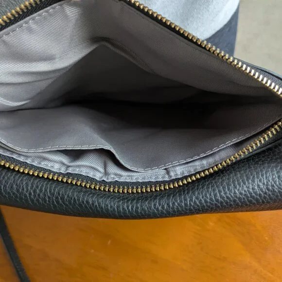 Vince Camuto leather black crossbody bag - Picture 4 of 12